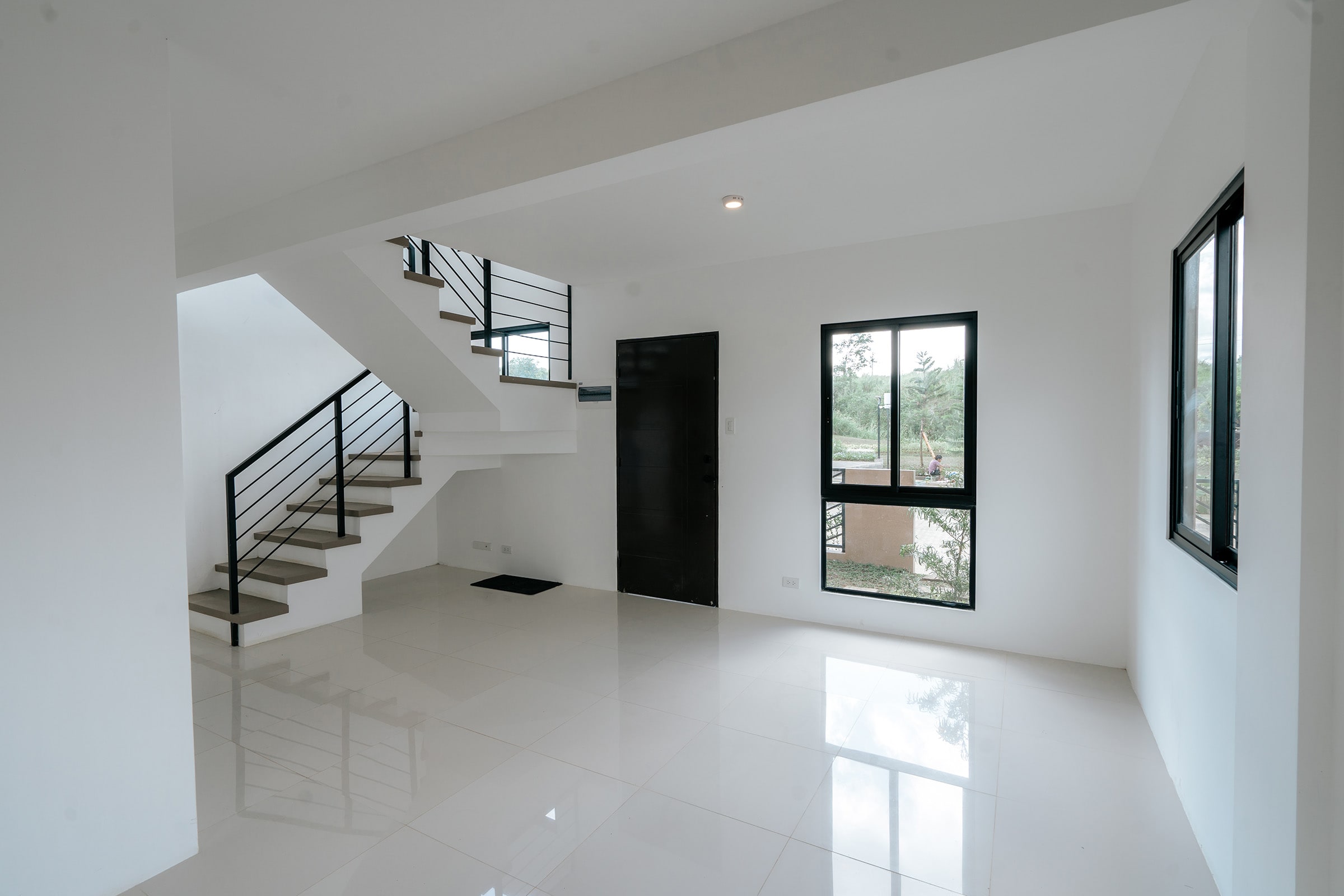 Charles-70-interior-3