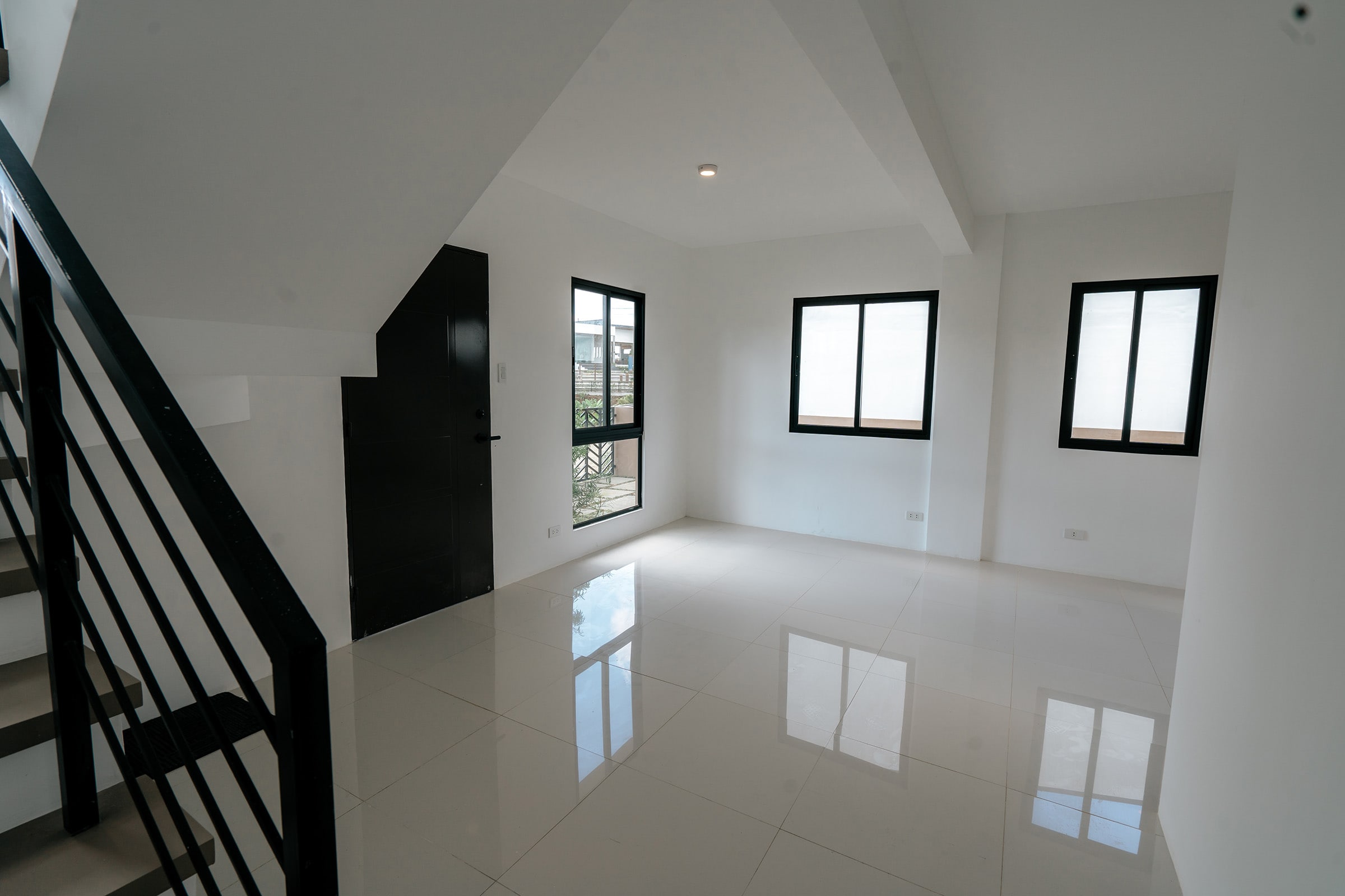 Charles-70-interior-4