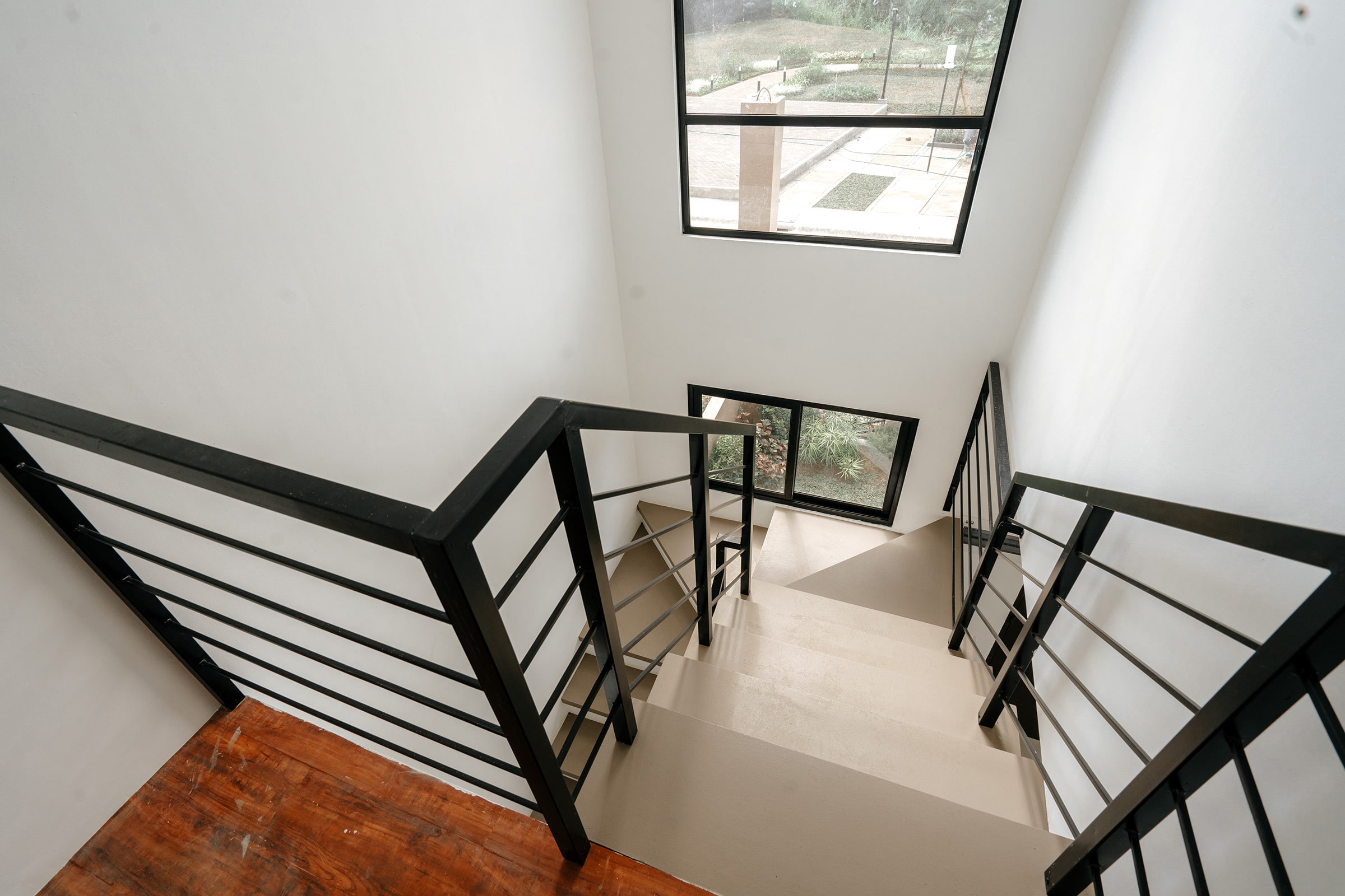 Charles-70-interior-6