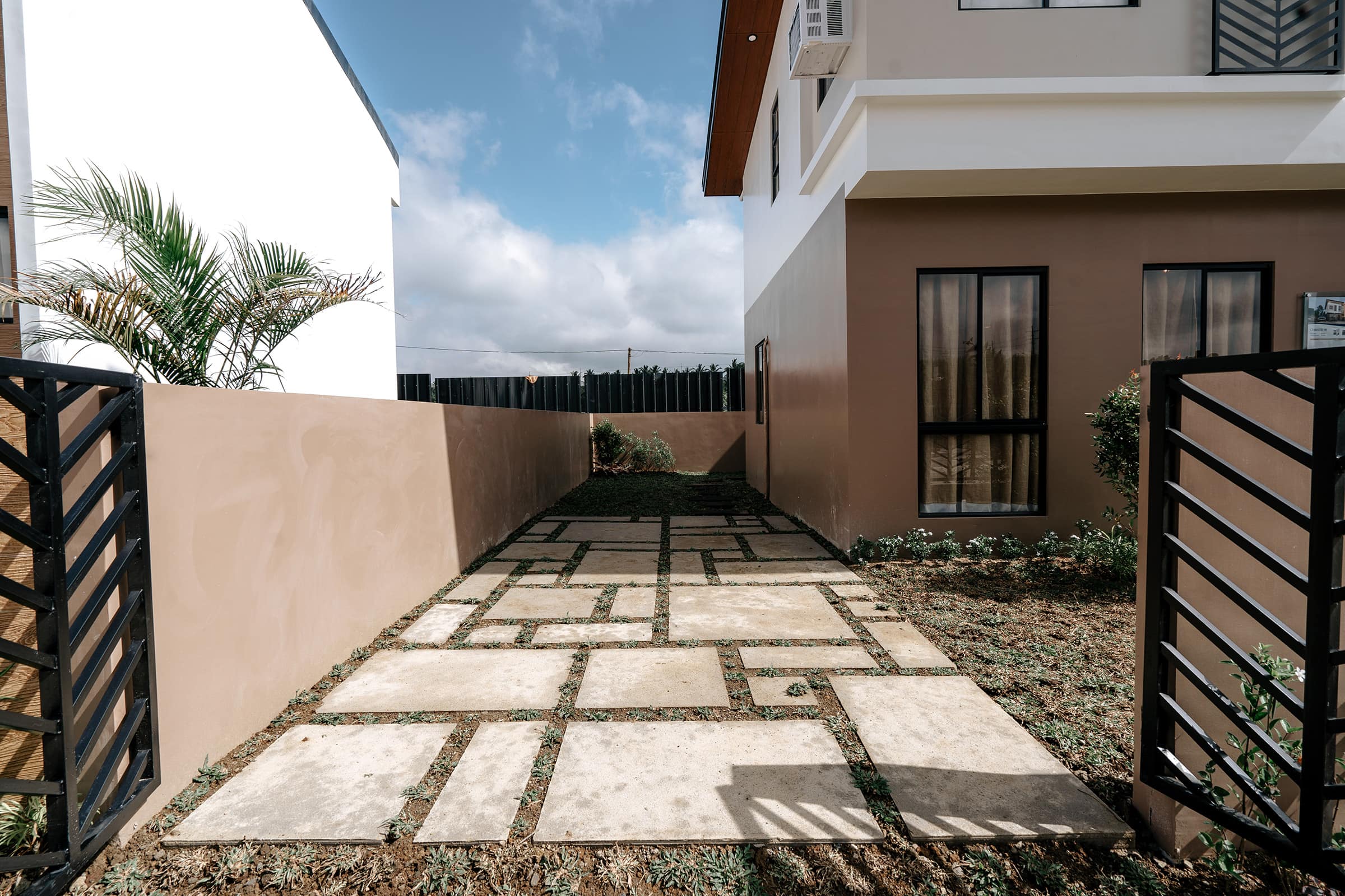 Christie-90-exterior-3