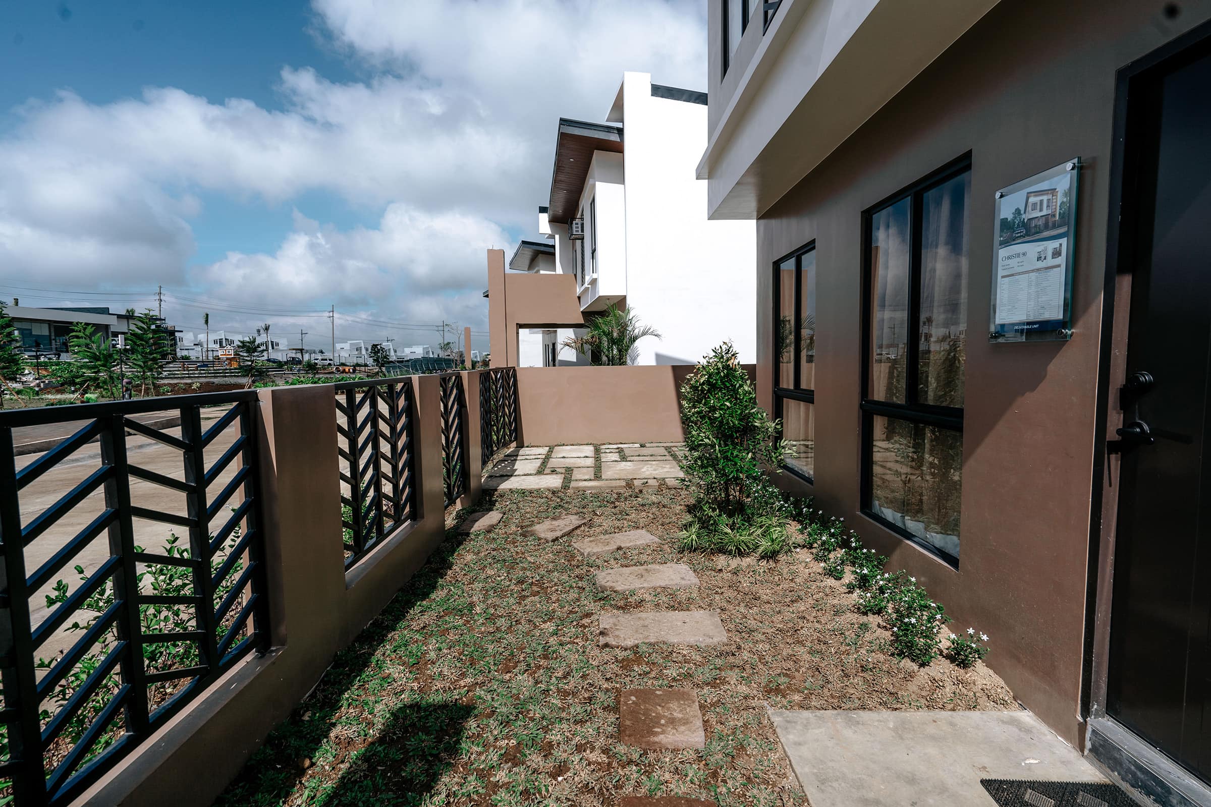 Christie-90-exterior-4